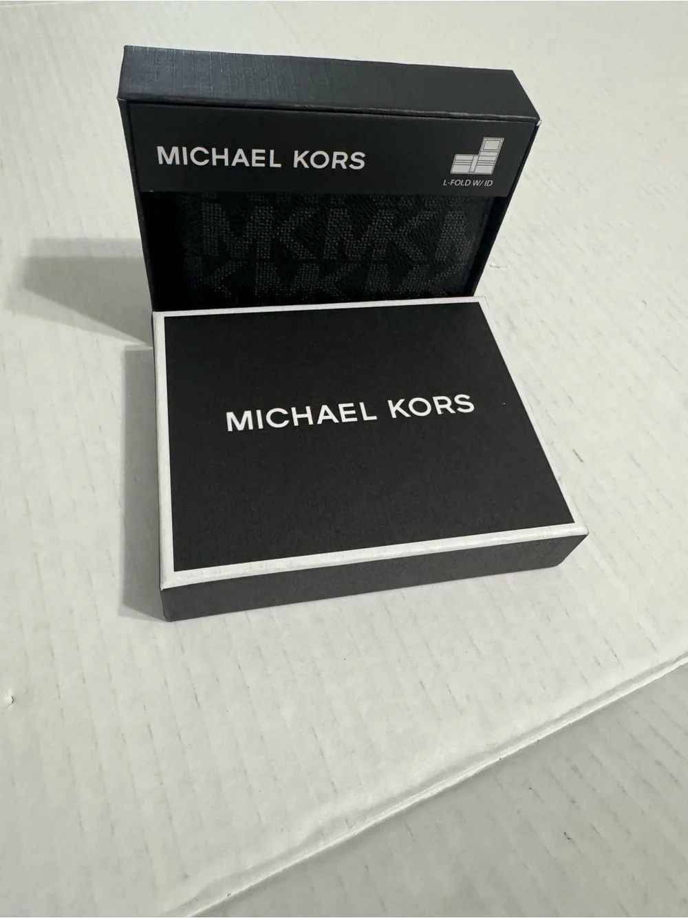 Michael Kors Black Jet set Trifold wallet NWT